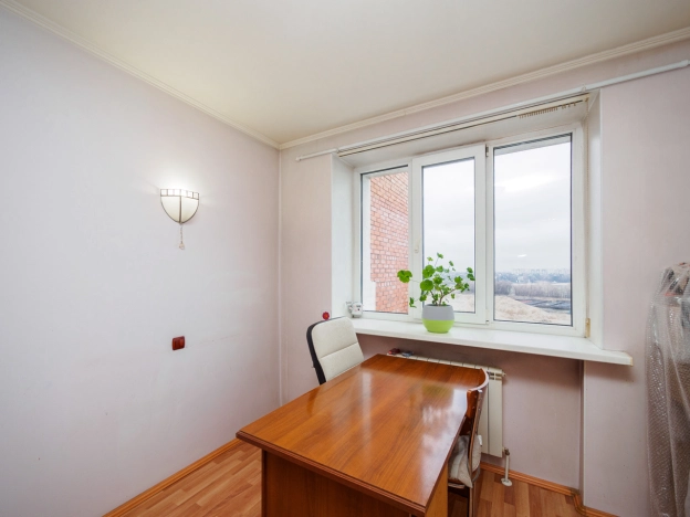 Купить трехкомнатную квартиру в Омске. Вариант № 7996512, 4, площадь -  квм, цена 15290000 рублей