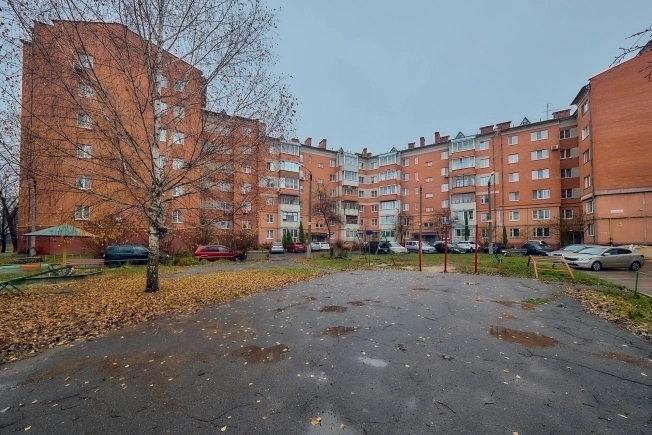 Купить квартиру на вторичке в районе Октябрьский в Рязани. Вариант № 4140911, 1, площадь -  квм, цена 3500000 рублей