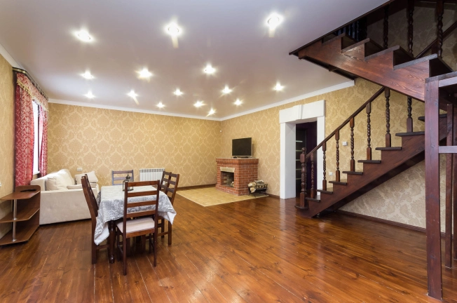 Купить дом на улице Цветочная в Тюменской области. Вариант № 7918597, 4, площадь -  квм, цена 15000000 рублей