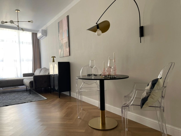 Купить однокомнатную квартиру в районе Кировский в Ростове-на-Дону. Вариант № 8935037, 3, площадь -  квм, цена 9800000 рублей