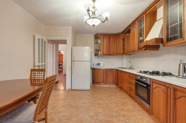 Купить квартиру в Вологодской области. Вариант № 8790858, 31, площадь -  квм, цена 12000000 рублей