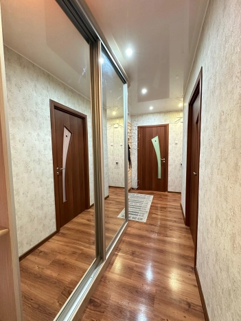 Купить двухкомнатную квартиру в Октябрьском. Вариант № 1890899, 4, площадь -  квм, цена 4640000 рублей