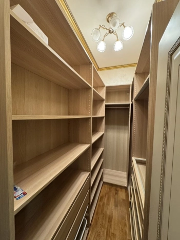 Купить трехкомнатную квартиру на вторичке у метро Терехово в Москве. Вариант № 10775190, 12, площадь - квм, цена 47500000 рублей