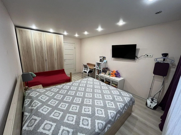 Купить квартиру на вторичке в Вологде. Вариант № 10599849, 4, площадь - квм, цена 4850000 рублей