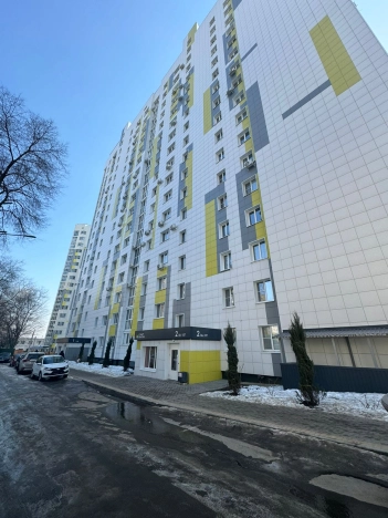 Купить трехкомнатную квартиру на улице 45-й Стрелковой Дивизии в Воронеже. Вариант № 6937, 18, площадь -  квм, цена 8400000 рублей