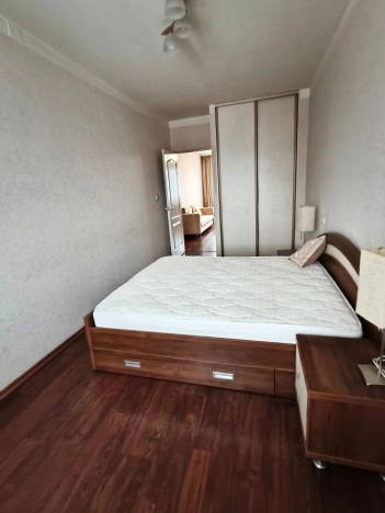 Снять квартиру у метро Площадь Гарина-Михайловского в Новосибирске. Вариант № 9249379, 6, площадь -  квм, цена 54000 рублей