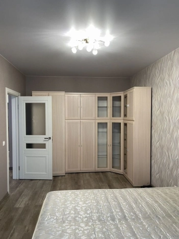 Снять квартиру в Новосибирске. Вариант № 10424030, 6, площадь -  квм, цена 48000 рублей