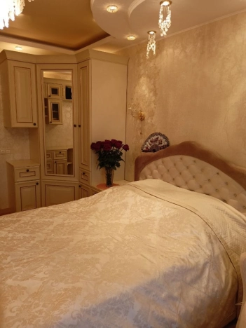 Купить квартиру в Москве. Вариант № 10295196, 4, площадь -  квм, цена 18000000 рублей