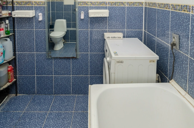 Купить трехкомнатную квартиру в районе Калининский в Новосибирске. Вариант № 30423, 23, площадь -  квм, цена 3615000 рублей