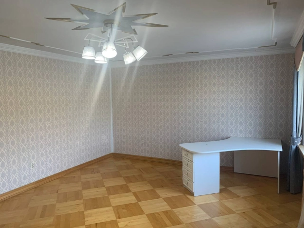 Купить четырехкомнатную квартиру в Вологде. Вариант № 3445, 20, площадь -  квм, цена 19700000 рублей