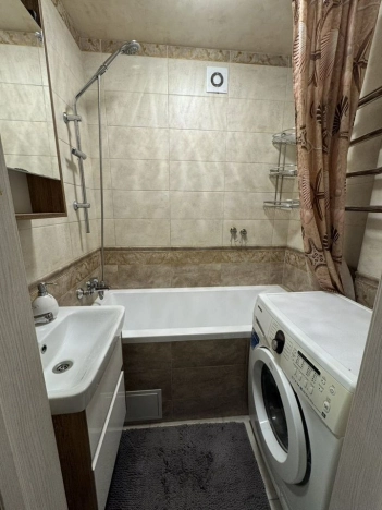 Купить трехкомнатную квартиру в Калининграде. Вариант № 9912169, 13, площадь -  квм, цена 9785000 рублей