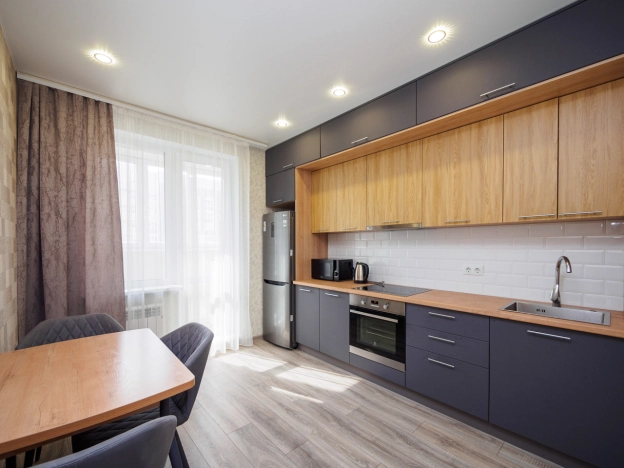 Купить однокомнатную квартиру в Омске. Вариант № 3994210, 2, площадь -  квм, цена 5999000 рублей