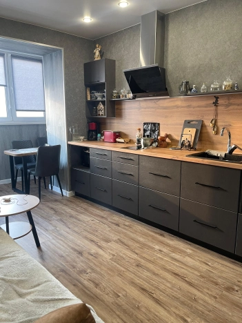 Купить однокомнатную квартиру в Приморском крае. Вариант № 60355, 4, площадь -  квм, цена 6900000 рублей