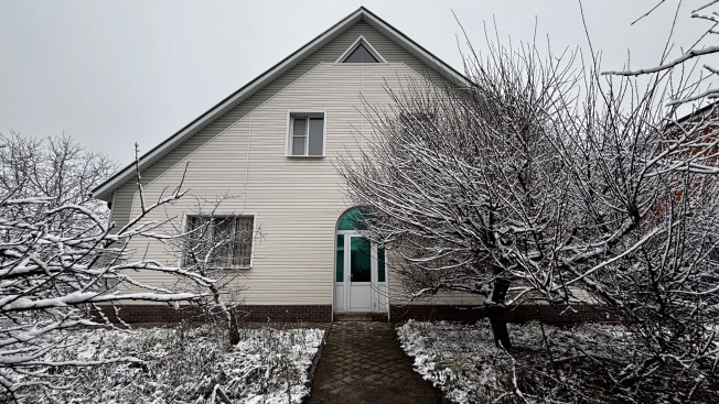 Купить дом в Микрорайоне Стройучасток, Старый Оскол в Старом Осколе. Вариант № 10762815, 32, площадь - квм, цена 13000000 рублей