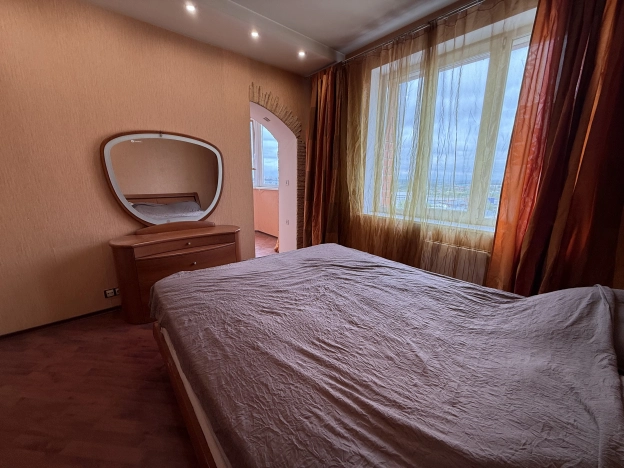 Купить двухкомнатную квартиру на вторичке у метро Улица Горчакова в Москве. Вариант № 53819, 9, площадь -  квм, цена 12300000 рублей