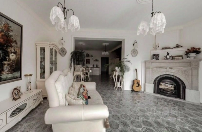 Купить таунхаус в Москве. Вариант № 8614900, 7, площадь -  квм, цена 100000000 рублей