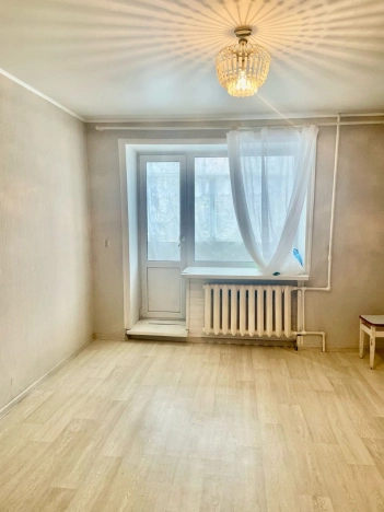 Купить двухкомнатную квартиру на улице Орджоникидзе в Омске. Вариант № 27465, 2, площадь -  квм, цена 4650000 рублей