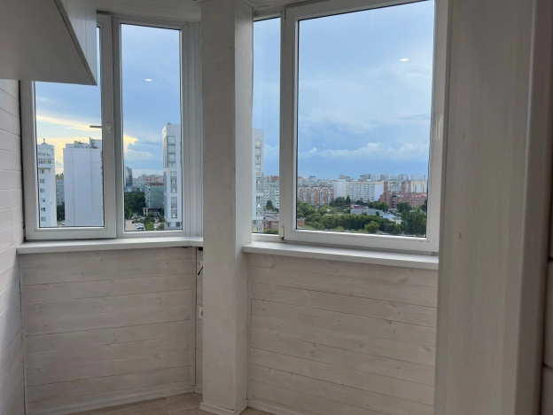 Купить трехкомнатную квартиру в Омске. Вариант № 6745480, 19, площадь -  квм, цена 8800000 рублей