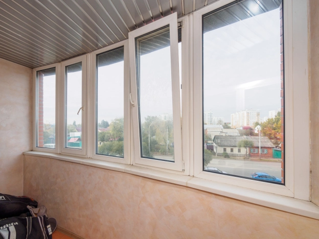 Купить трехкомнатную квартиру в Омске. Вариант № 6745777, 9, площадь -  квм, цена 9800000 рублей