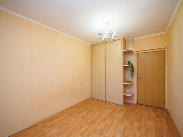 Купить квартиру в Омске. Вариант № 9303615, 16, площадь -  квм, цена 6400000 рублей