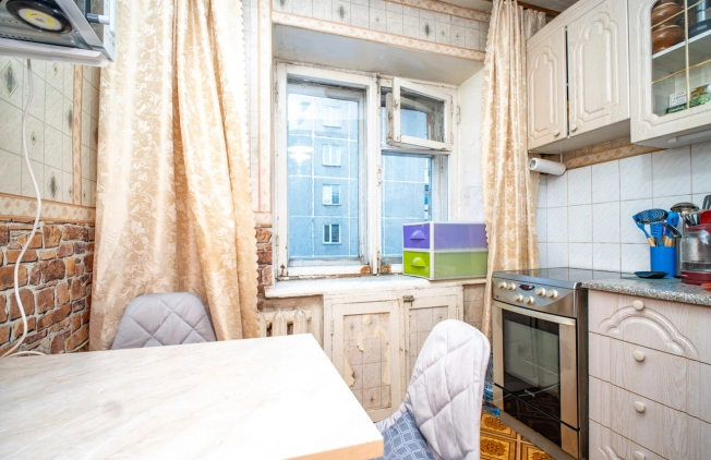 Купить двухкомнатную квартиру в Новосибирске. Вариант № 9434980, 9, площадь -  квм, цена 4390000 рублей