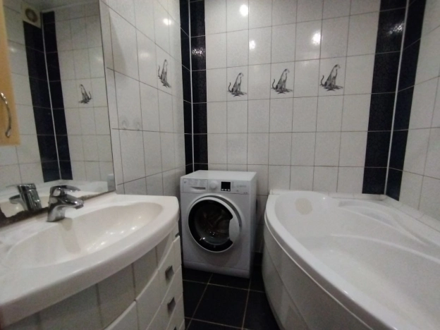 Купить квартиру на вторичке в Уфе. Вариант № 6928308, 16, площадь -  квм, цена 6640000 рублей