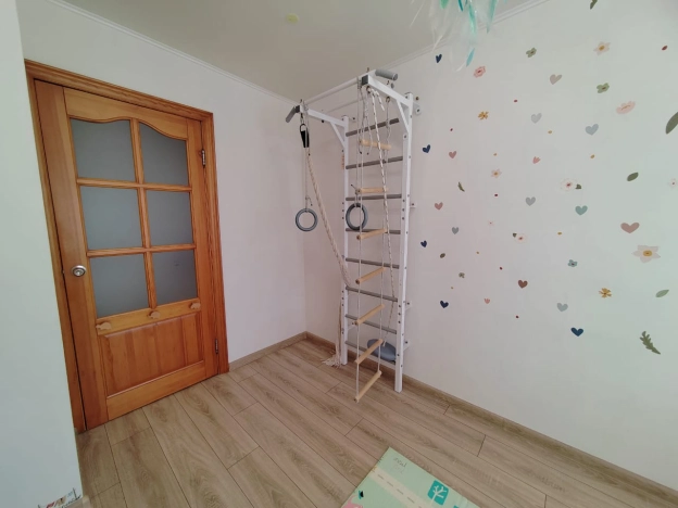 Купить трехкомнатную квартиру на улице Тесла в Новосибирской области. Вариант № 7685558, 20, площадь -  квм, цена 4500000 рублей