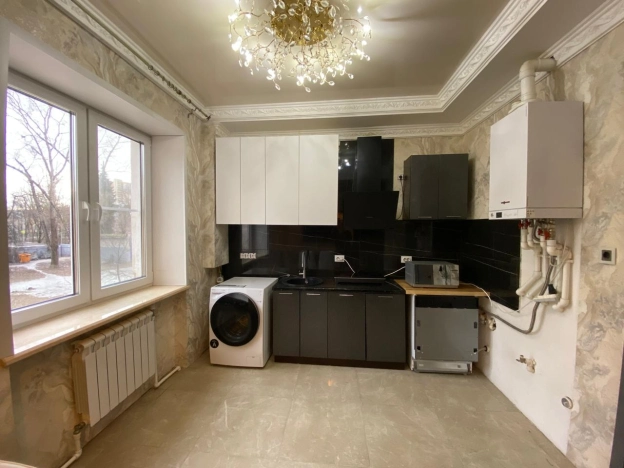 Купить трехкомнатную квартиру в Калуге. Вариант № 16301, 5, площадь -  квм, цена 8400000 рублей