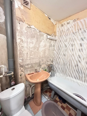 Купить квартиру на улице Хользунова в Волгограде. Вариант № 40294, 2, площадь -  квм, цена 2500000 рублей