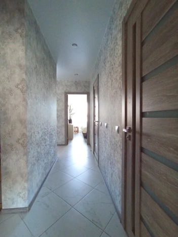 Купить трехкомнатную квартиру в районе Калининский в Новосибирске. Вариант № 6143137, 11, площадь -  квм, цена 8050000 рублей