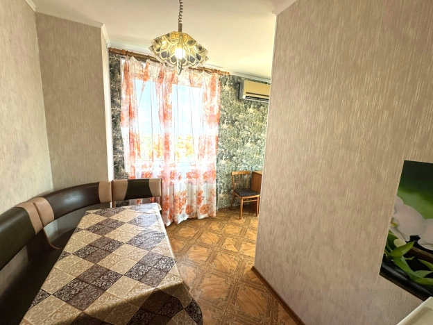 Купить двухкомнатную квартиру на улице Батумское шоссе в Краснодарском крае. Вариант № 50536, 10, площадь -  квм, цена 7500000 рублей