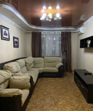 Купить трехкомнатную квартиру в Микрорайоне 8-й, Элиста в Элисте. Вариант № 27102, 0, площадь -  квм, цена 4750000 рублей