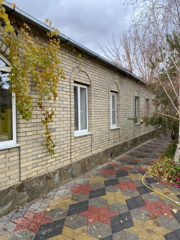 Купить дом на улице Хомутникова в Элисте. Вариант № 5680, 2, площадь -  квм, цена 10000000 рублей