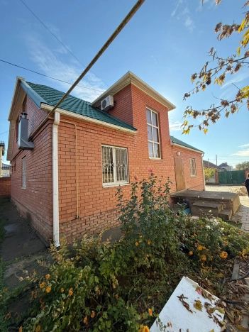 Купить дом на улице Хомутникова в Элисте. Вариант № 6421, 1, площадь -  квм, цена 12700000 рублей