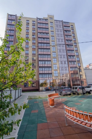 Купить двухкомнатную квартиру на улице Ленинградская в Вологде. Вариант № 16366, 13, площадь -  квм, цена 11250000 рублей