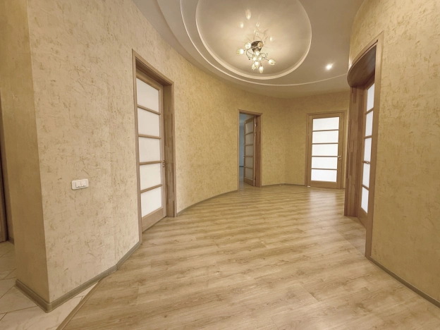 Купить четырехкомнатную квартиру в Иванове. Вариант № 1207232, 13, площадь -  квм, цена 16700000 рублей