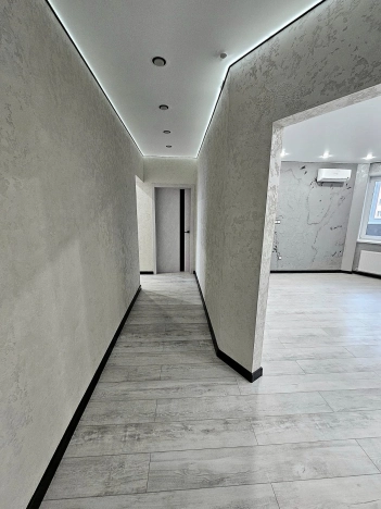 Купить квартиру на улице Домбайская в Краснодаре. Вариант № 16461, 6, площадь -  квм, цена 8750000 рублей