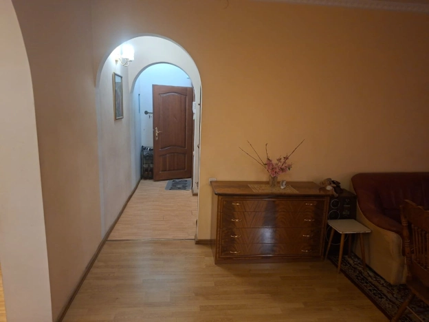 Купить четырехкомнатную квартиру в Калининграде. Вариант № 9342956, 7, площадь -  квм, цена 15000000 рублей