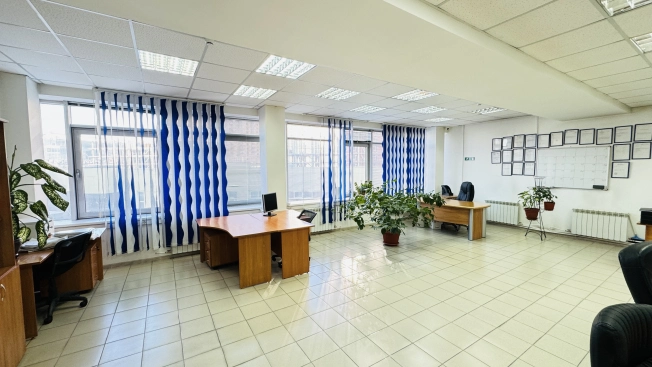 Снять коммерческую недвижимость в Новосибирске. Вариант № 27086, 0, площадь -  квм, цена 270000 рублей