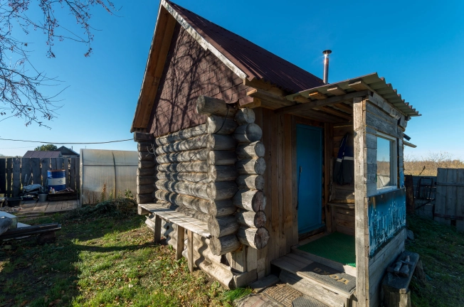 Купить дом на улице Набережная в Тюменской области. Вариант № 15741, 7, площадь -  квм, цена 3500000 рублей