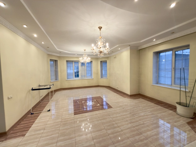 Купить дом в Москве. Вариант № 9958474, 12, площадь -  квм, цена 115000000 рублей