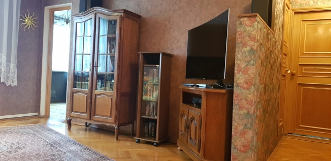 Купить квартиру у метро Пятницкое шоссе в Москве. Вариант № 8719, 4, площадь -  квм, цена 28000000.0000 рублей