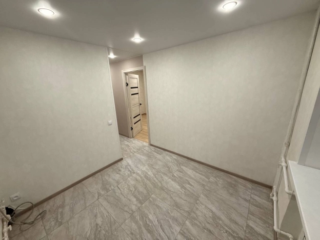 Купить квартиру в Гусь-Хрустальном. Вариант № 8441152, 3, площадь -  квм, цена 1980000 рублей