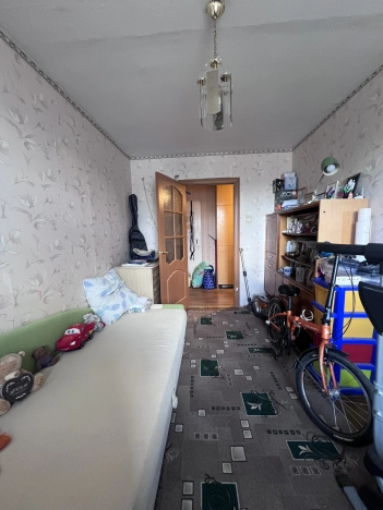 Купить трехкомнатную квартиру в Сыктывкаре. Вариант № 3156527, 10, площадь -  квм, цена 3900000 рублей