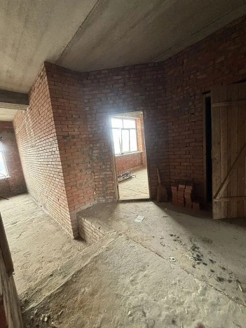 Купить трехкомнатную квартиру в Ростовской области. Вариант № 3527552, 2, площадь -  квм, цена 11999999 рублей