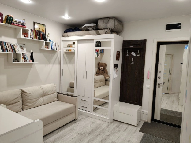 Купить однокомнатную квартиру на улице Шелепихинская набережная в Москве. Вариант № 9832246, 9, площадь -  квм, цена 9399999 рублей