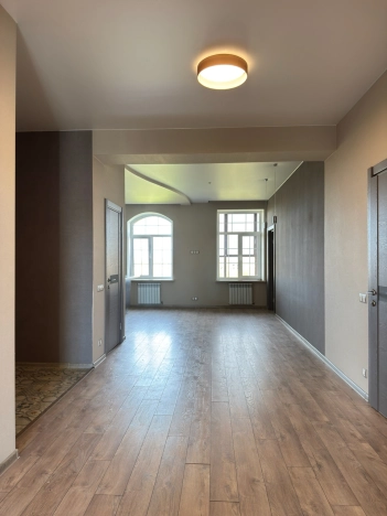 Купить трехкомнатную квартиру на улице Одесская в Вологде. Вариант № 21999, 21, площадь -  квм, цена 11800000 рублей