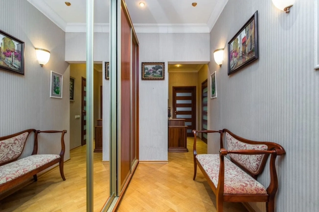 Купить квартиру в Москве. Вариант № 9229706, 9, площадь -  квм, цена 87000000 рублей