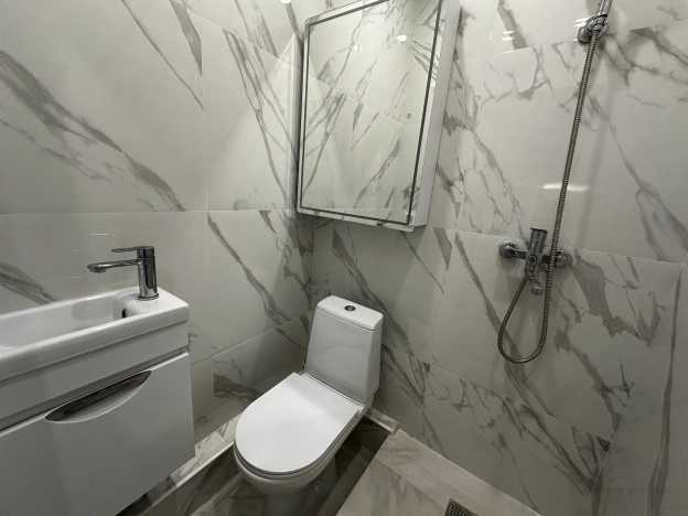 Купить двухкомнатную квартиру в районе Василеостровский в Санкт-Петербурге. Вариант № 1335589, 14, площадь -  квм, цена 15800000 рублей