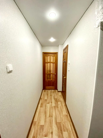 Купить однокомнатную квартиру в Октябрьском. Вариант № 9139756, 6, площадь -  квм, цена 2500000 рублей